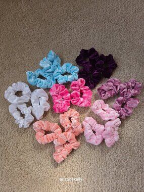 NIB 20 Pastel Scrunchies Scunci